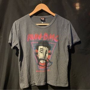 Run DMC Womens T-Shirt Sz M Grey Crew Neck Queens NY Fitted S/S 18x21 Used